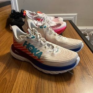 Hoka Mach 5